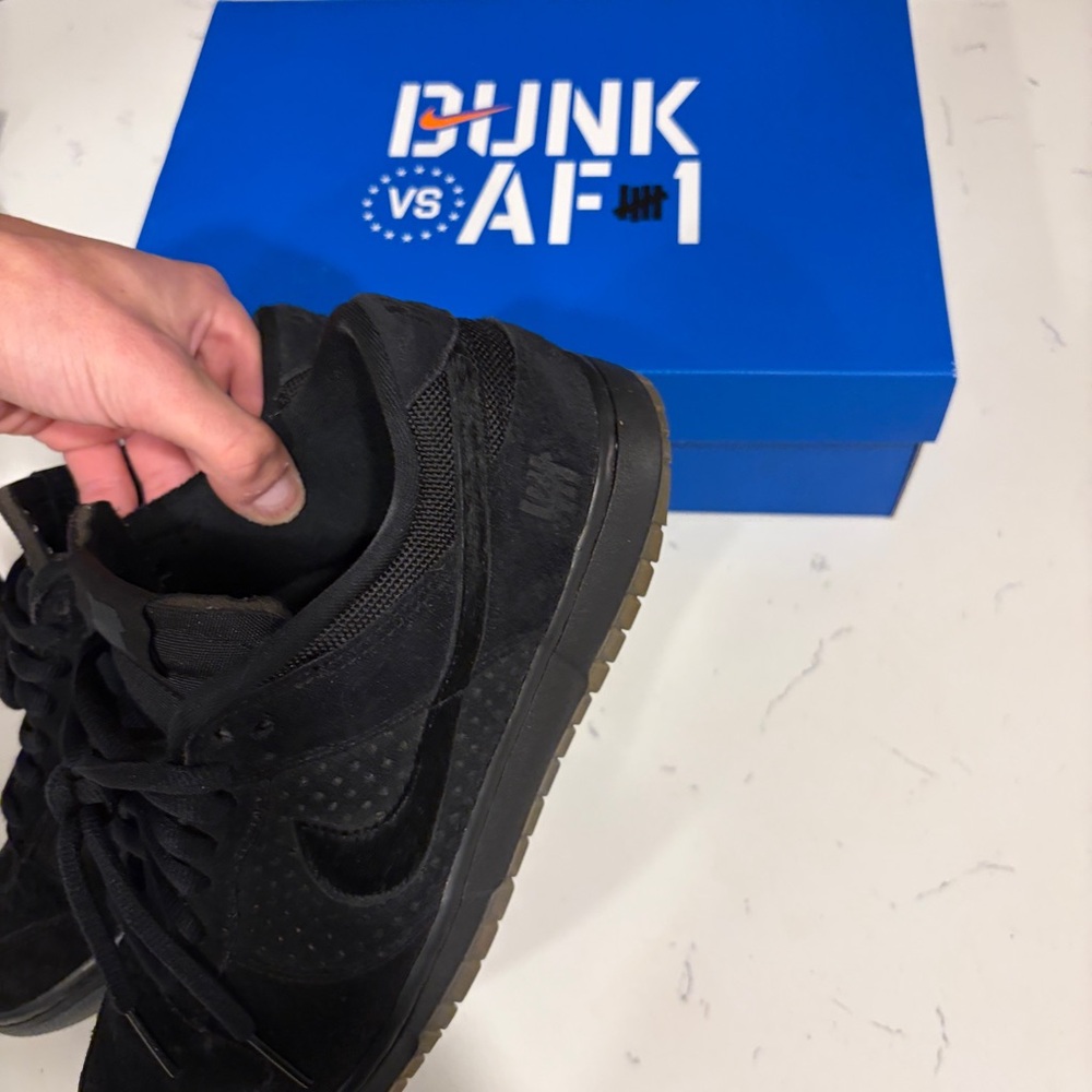 Undefeated Dunks - Picture 3 of 9